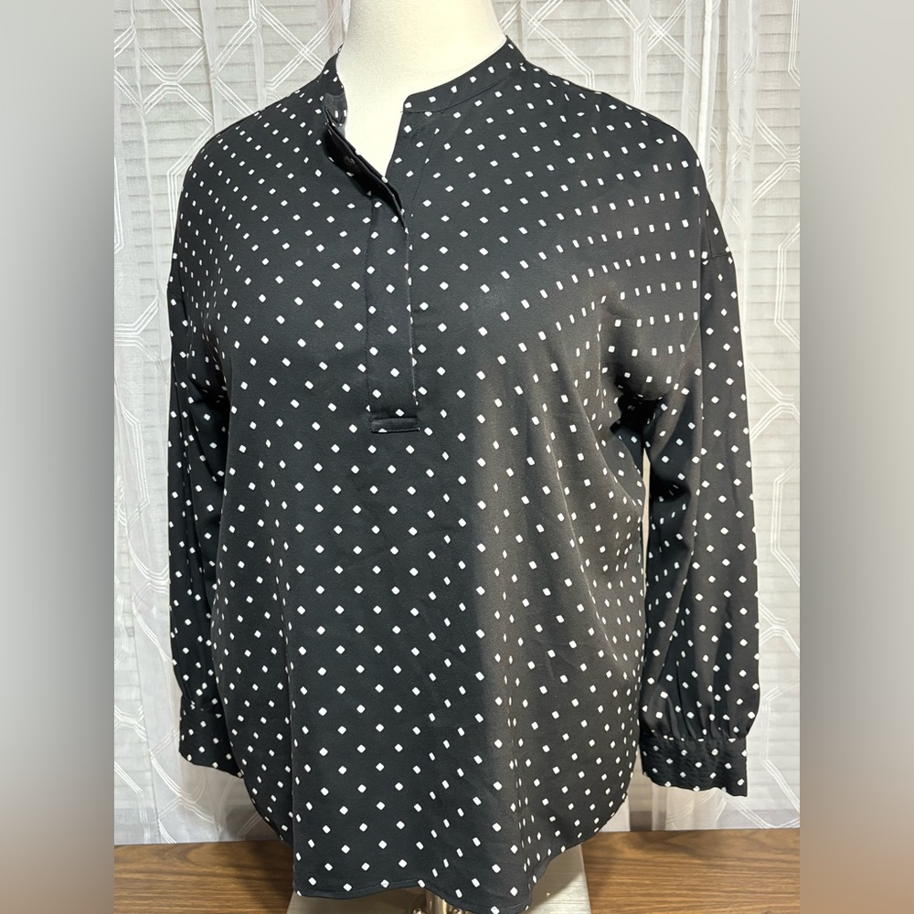 Time and Tru XXL(20) Black Diamond Dot Long-Sleeve ladies blouse 26p2p 30”L